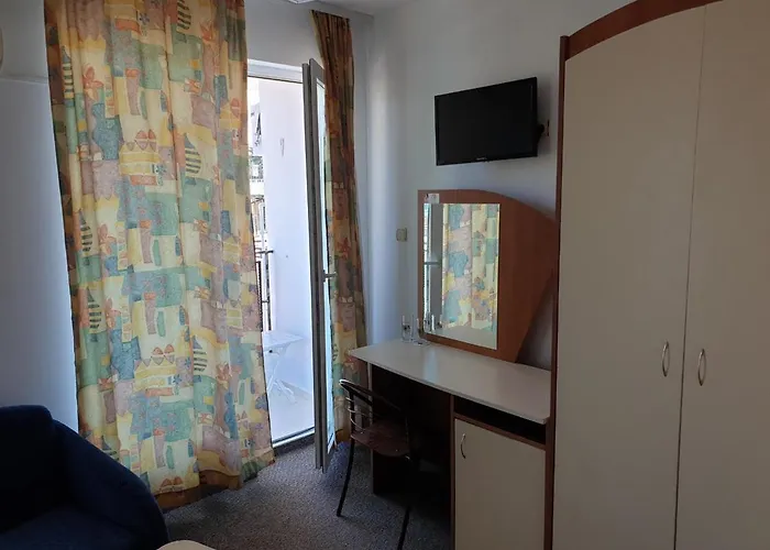 Family Elit Hotel 2*